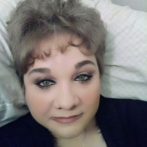 Meet your Posher, Carla